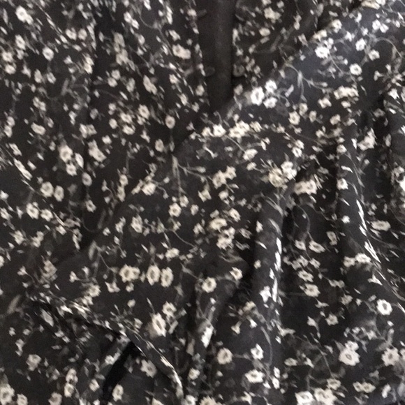 Zara Flowy Romper - Picture 5 of 5